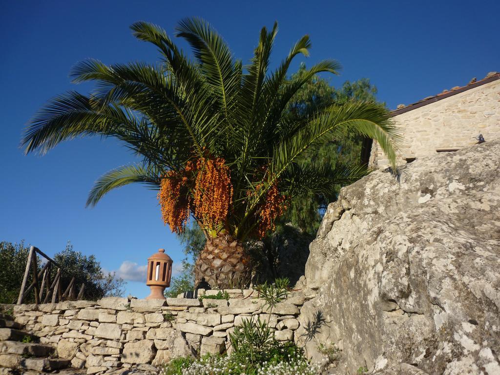 Rocca Del Vento Bed & Breakfast San Pantaleone Exterior photo