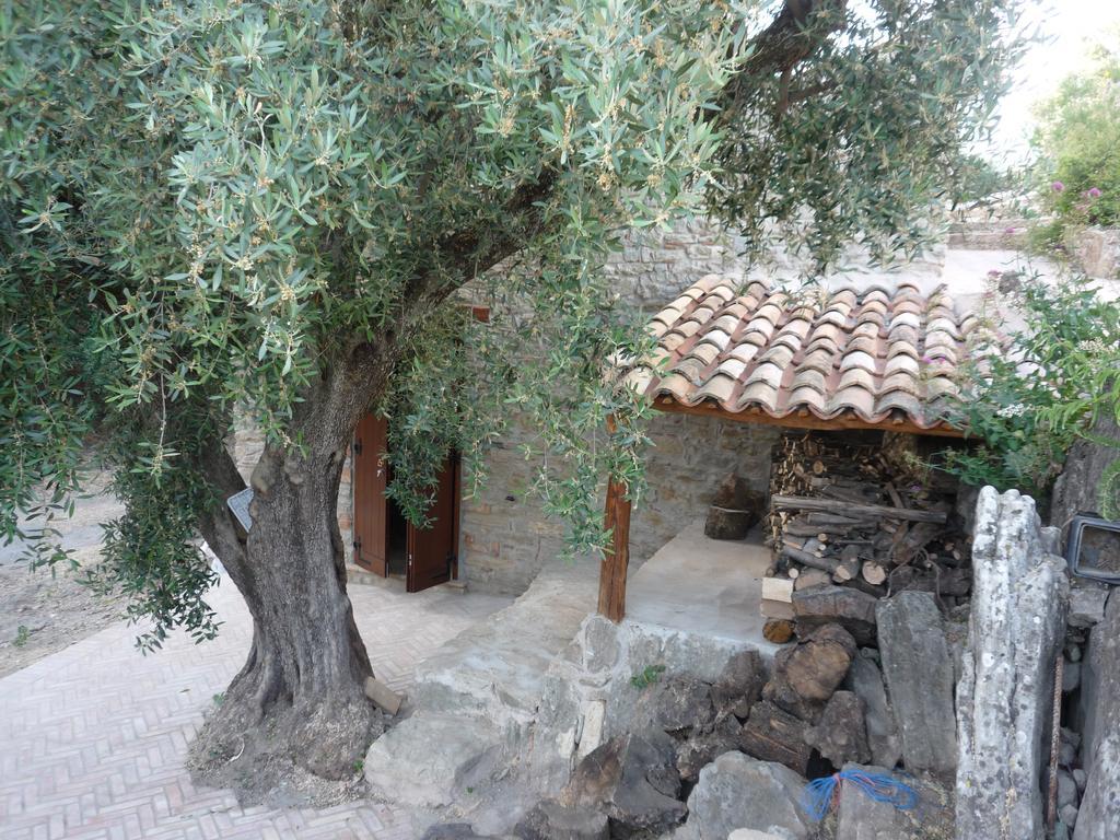 Rocca Del Vento Bed & Breakfast San Pantaleone Exterior photo