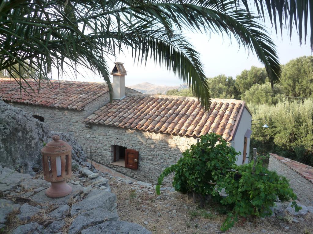 Rocca Del Vento Bed & Breakfast San Pantaleone Room photo