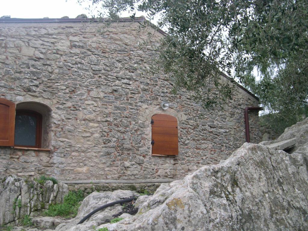 Rocca Del Vento Bed & Breakfast San Pantaleone Room photo