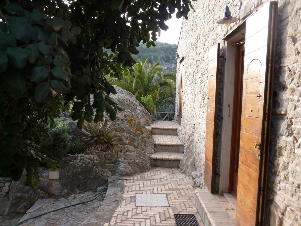 Rocca Del Vento Bed & Breakfast San Pantaleone Room photo