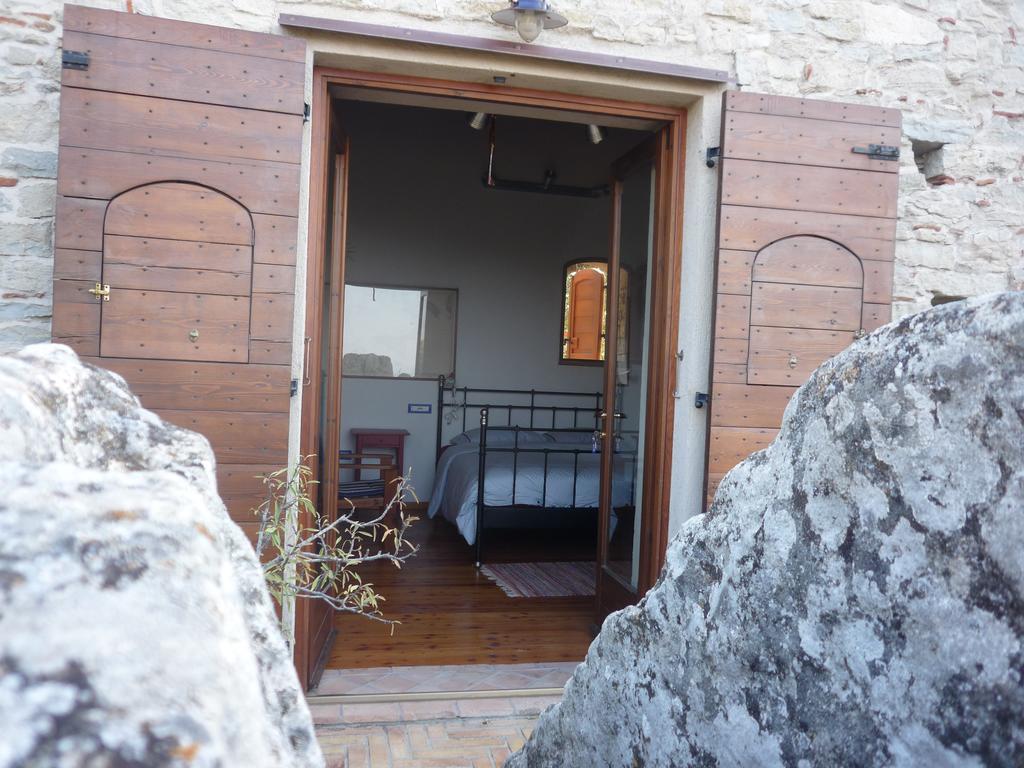 Rocca Del Vento Bed & Breakfast San Pantaleone Room photo
