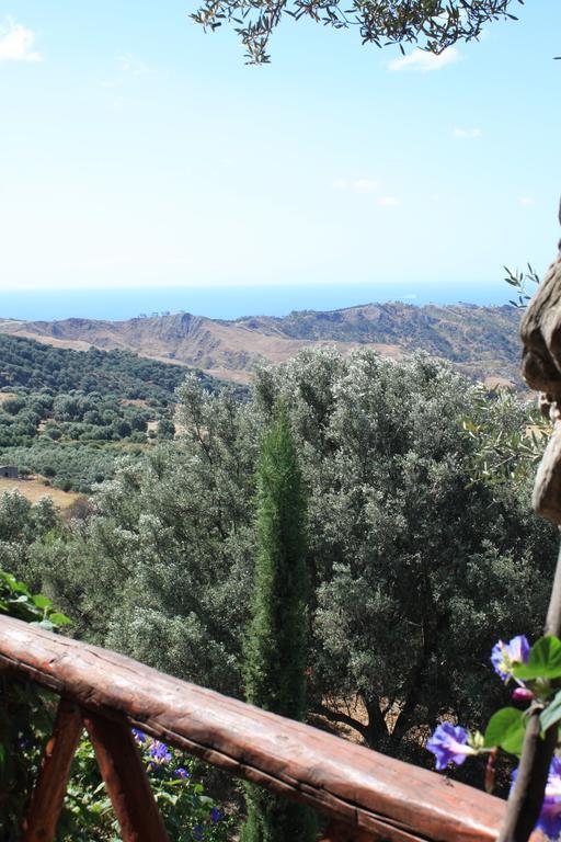 Rocca Del Vento Bed & Breakfast San Pantaleone Exterior photo